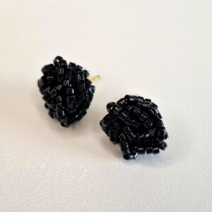 ROSE – Schwarze Ohrringe in Rosenform