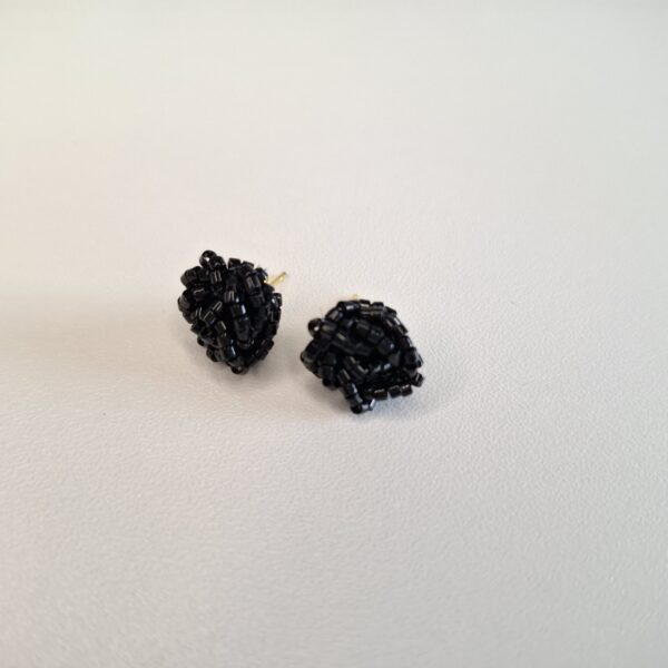 20260112_134306-scaled-1.jpg ROSE – Black Rose-Shaped Earrings