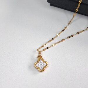 CLO – White Clover Pendant Necklace
